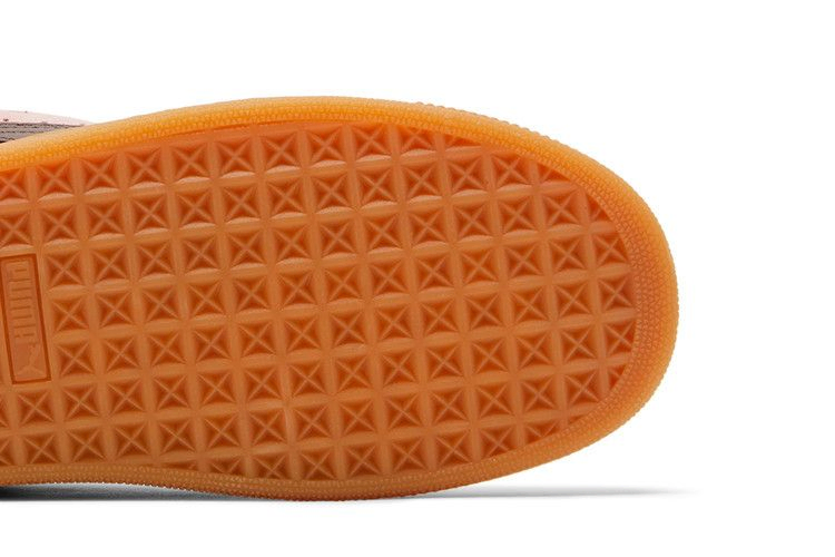 suede-xl-big-kid-peach-smoothie-gum-398180-01_04