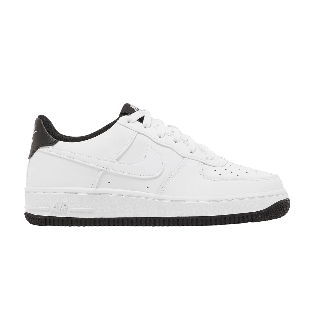 Krossovki-Nike-Air-Force-1-07-ESS-GS-White-Black