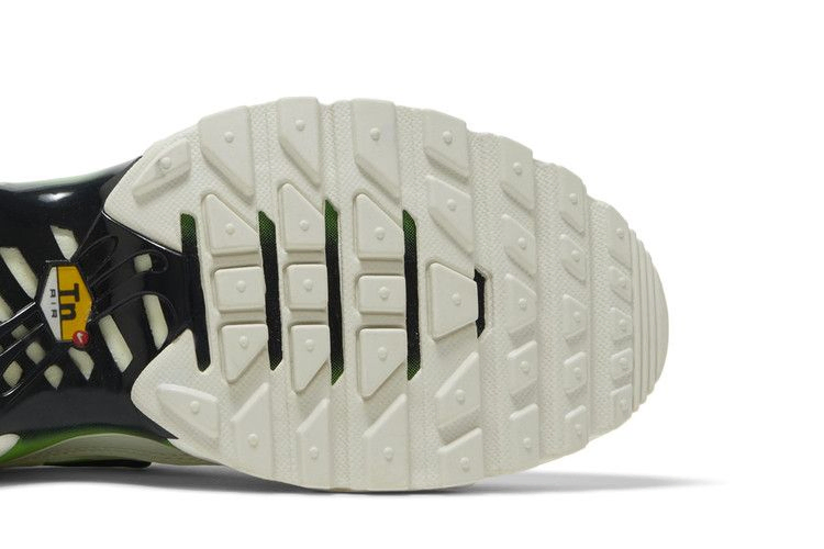 Кроссовки Nike Wmns Air Max Plus 'White Green Strike'