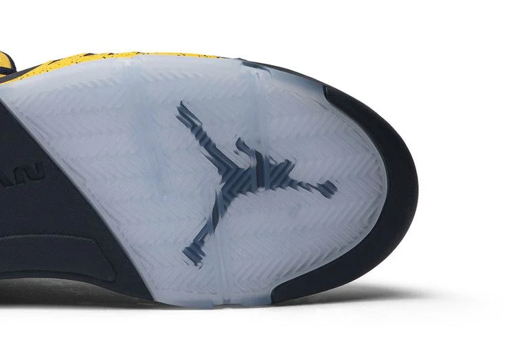 Кроссовки Air Jordan 5 Retro SP 'Michigan'