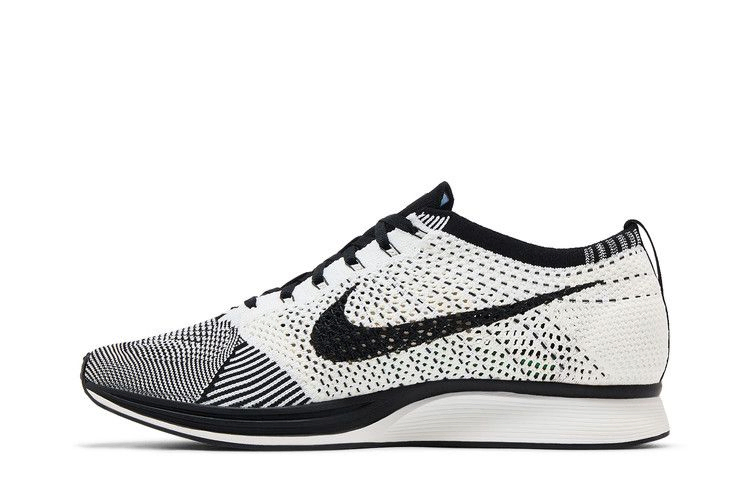 flyknit-racer-526628-002_02