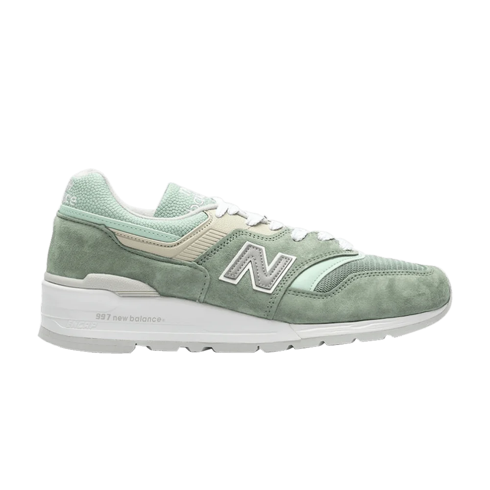 Krossovki-New-Balance-997-Light-Green