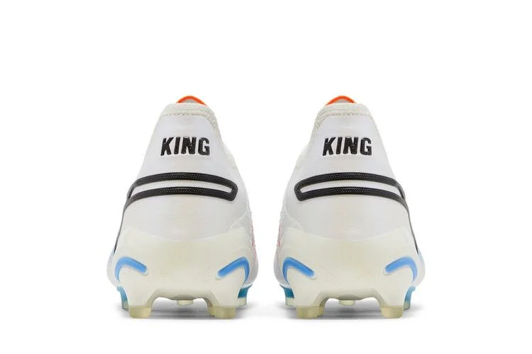 Кроссовки Puma King Ultimate FG AG 'White Blue Glimmer'