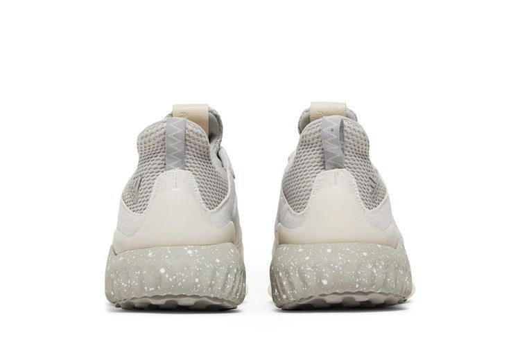 Кроссовки Reigning Champ x adidas Alphabounce 'Chalk Grey'
