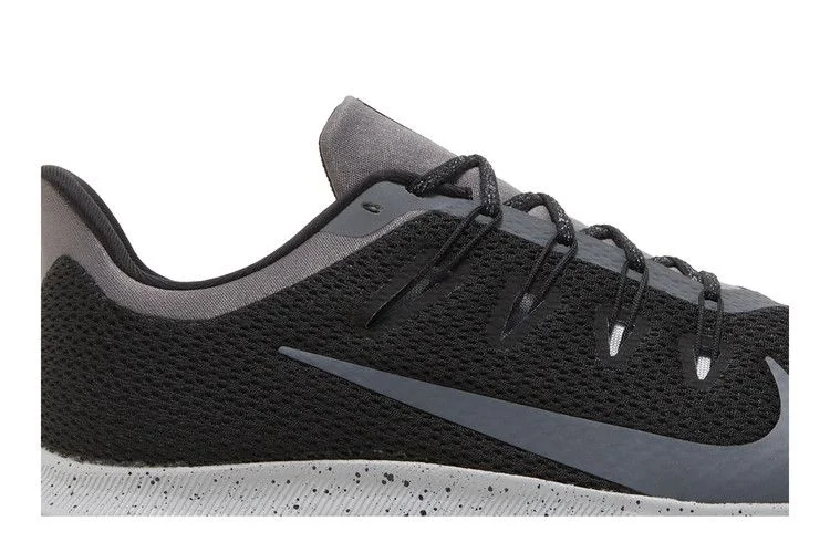 Krossovki-Nike-Quest-2-SE-4E-Wide-Black-Wolf-Grey-1