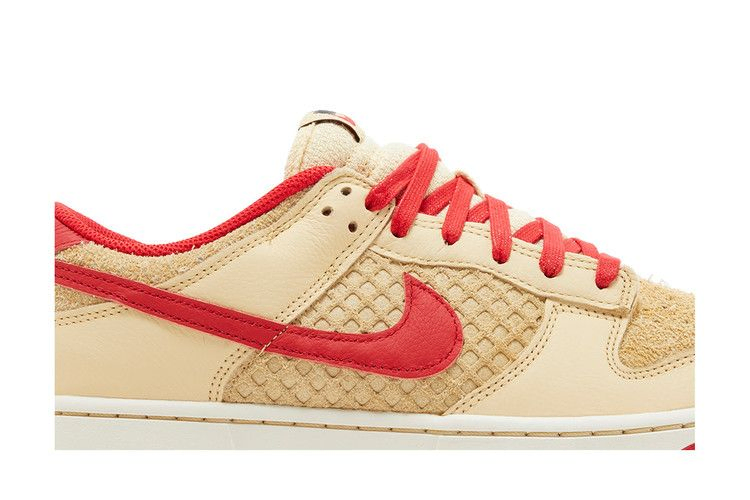 dunk-low-strawberry-waffle-hj9100-294_01