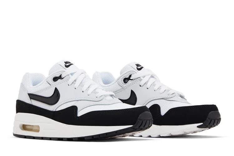 Krossovki-Nike-Air-Max-1-GS-White-Black-7