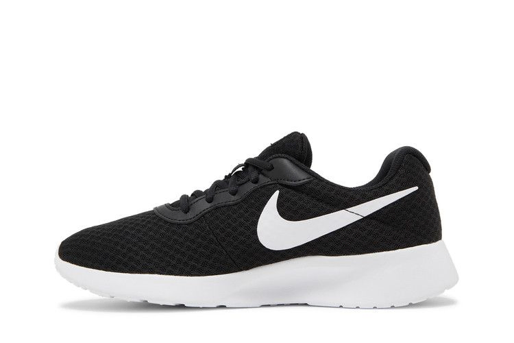 wmns-tanjun-black-white-dj6257-004_02
