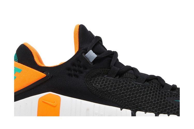 Кроссовки Nike Free Metcon 4 'Black Total Orange Emerald'
