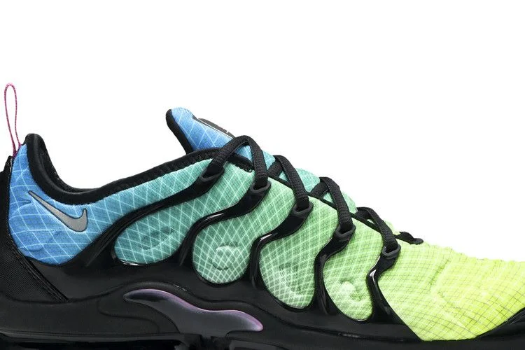 Кроссовки Nike Air VaporMax Plus 'Aurora Green'