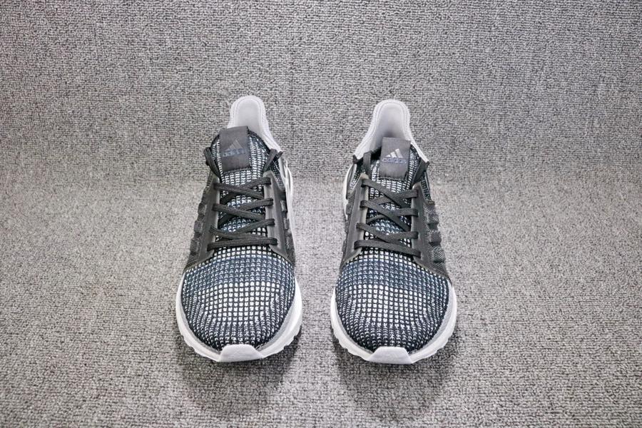 adidas-UltraBoost-19-Grey-Cyan-9
