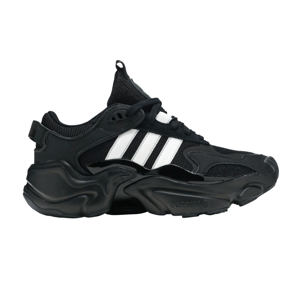 wmns-magmur-runner-black-white-ee5141