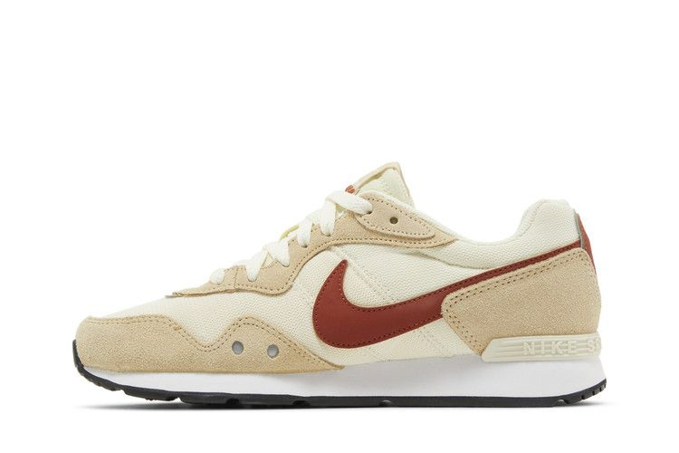 Кроссовки Nike Wmns Venture Runner 'Coconut Milk Rugged Orange'