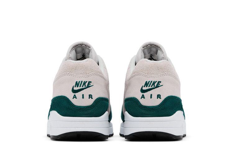 air-max-1-sc-jewel-green-suede-918354-003_05