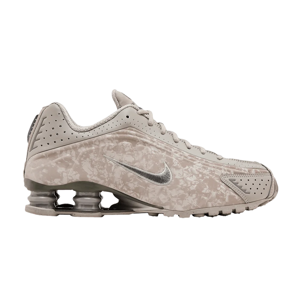 Krossovki-Nike-Wmns-Shox-R4-Flat-Pewter-Floral