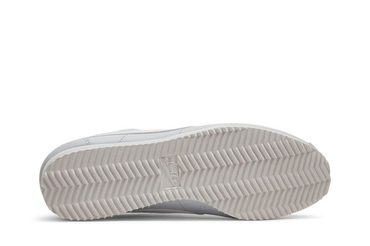 wmns-classic-cortez-leather-football-grey-807471-023_03