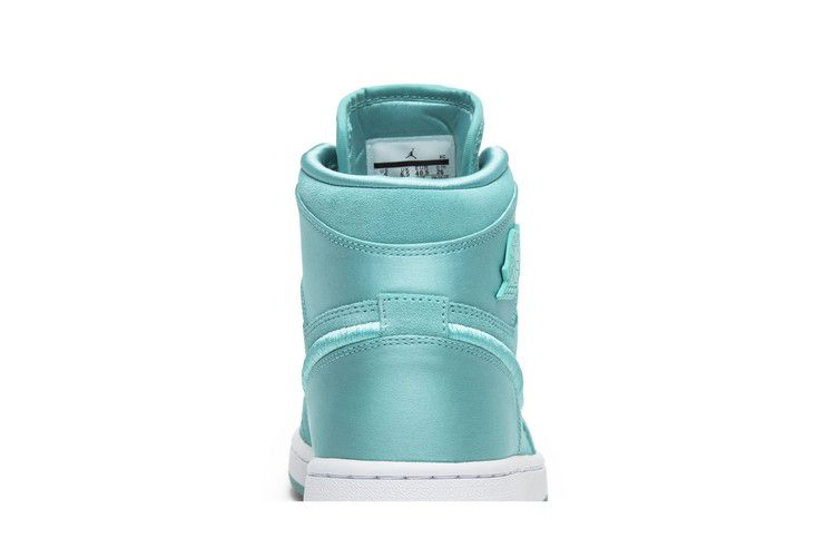 wmns-air-jordan-1-retro-high-season-of-her-aqua-ao1847-440_06