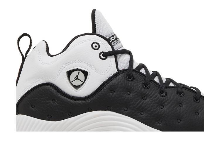 jordan-jumpman-team-2-white-black-819175-106_01