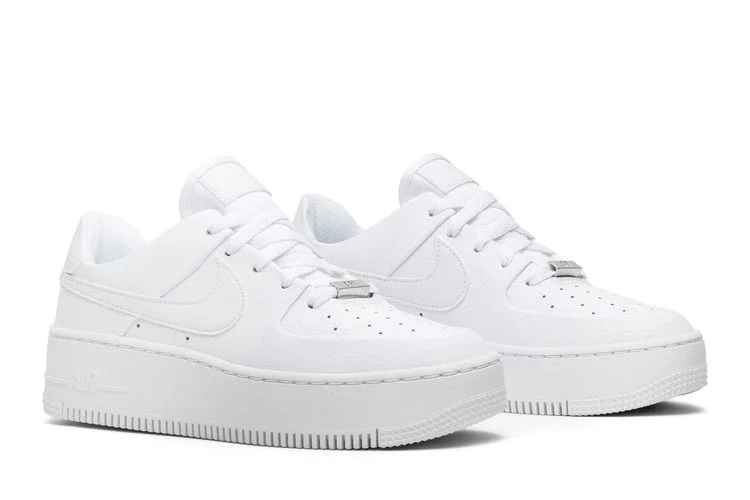 Krossovki-Nike-Wmns-Air-Force-1-Sage-Low-Triple-White-7