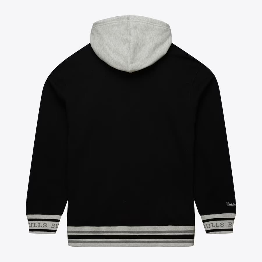Худи Mitchell & Ness Black Chicago Bulls Snow Washed Fleece Pullover Hoodie