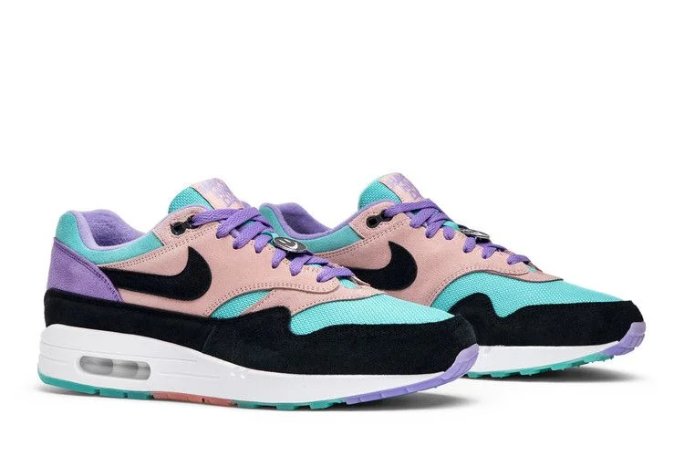 Krossovki-Air-Max-1-Have-A-Nike-Day-7