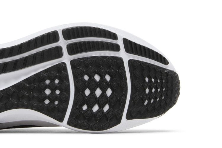wmns-air-zoom-pegasus-40-black-white-dv3854-001_04