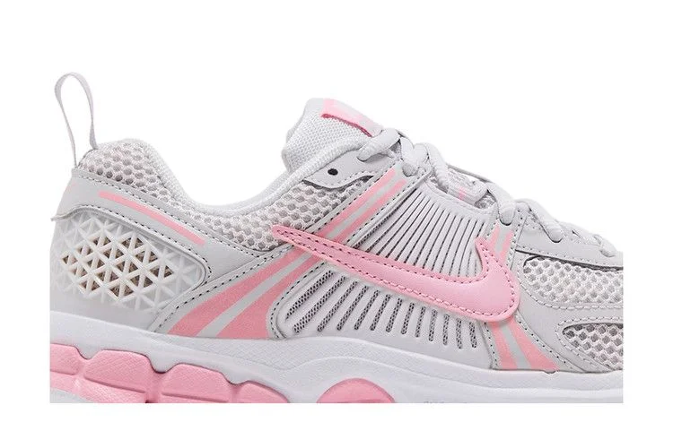 Krossovki-Nike-Vomero-5-GS-Vast-Grey-Medium-Soft-Pink-1