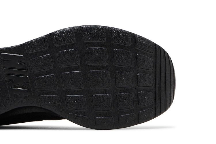 wmns-tanjun-triple-black-dj6257-002_04