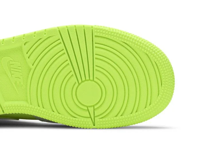 Krossovki-Air-Jordan-1-Mid-GS-Notebook-4