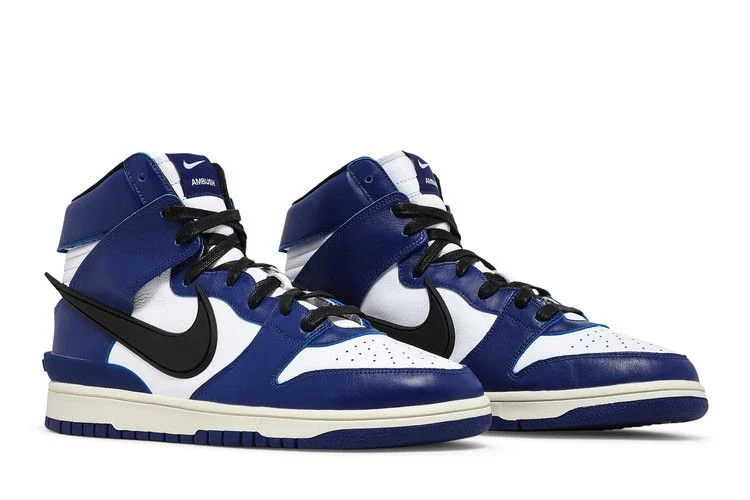Krossovki-AMBUSH-x-Nike-Dunk-High-Deep-Royal-7