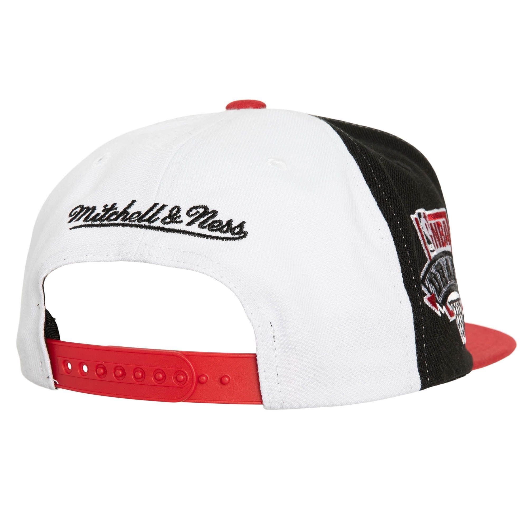 Бейсболка Mitchell & Ness Core I Snapback Chicago Bulls Hat