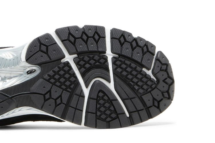 Кроссовки New Balance 2002R 'Black'