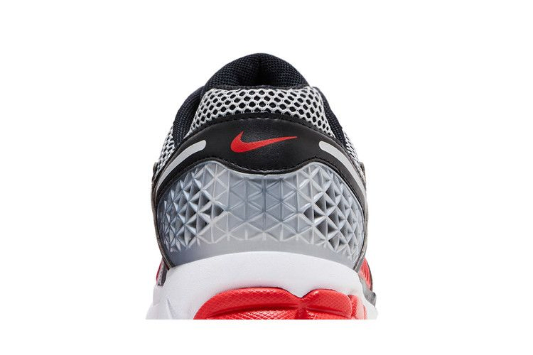 Кроссовки Nike Men's Air Zoom Vomero 5 'Metallic Silver University Red'