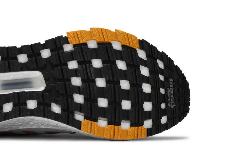 Кроссовки Adidas UltraBoost Winter.Rdy 'Black Signal Orange'