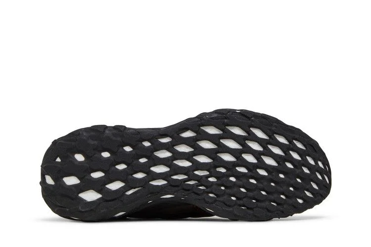 Кроссовки adidas UltraBoost Web DNA 'Black Vivid Red'