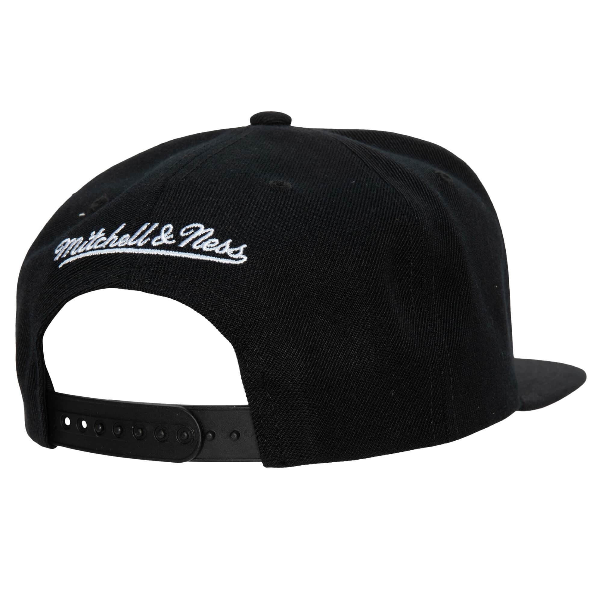 Бейсболка Mitchell & Ness Team Script 2.0 Snapback Miami Heat Hat
