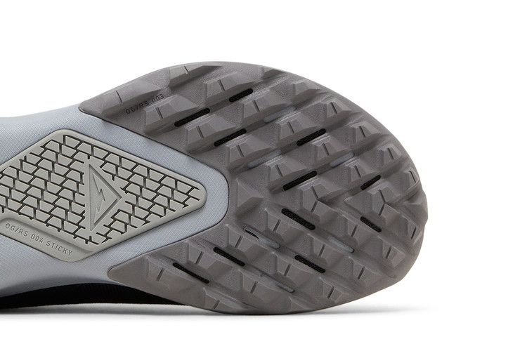 air-zoom-terra-kiger-5-black-aq2219-001_04