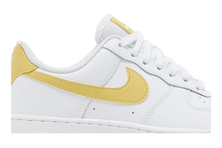 Кроссовки Nike Wmns Air Force 1 '07 'Saturn Gold'