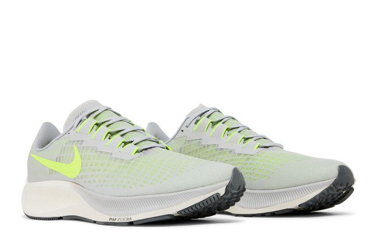 air-zoom-pegasus-37-grey-fog-volt-bq9646-003_07