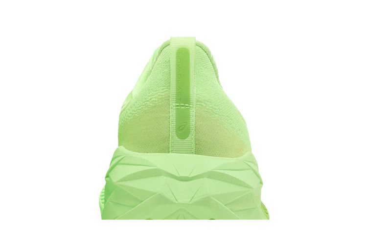 Кроссовки ASICS Novablast 4 Wide 'Illuminate Green'
