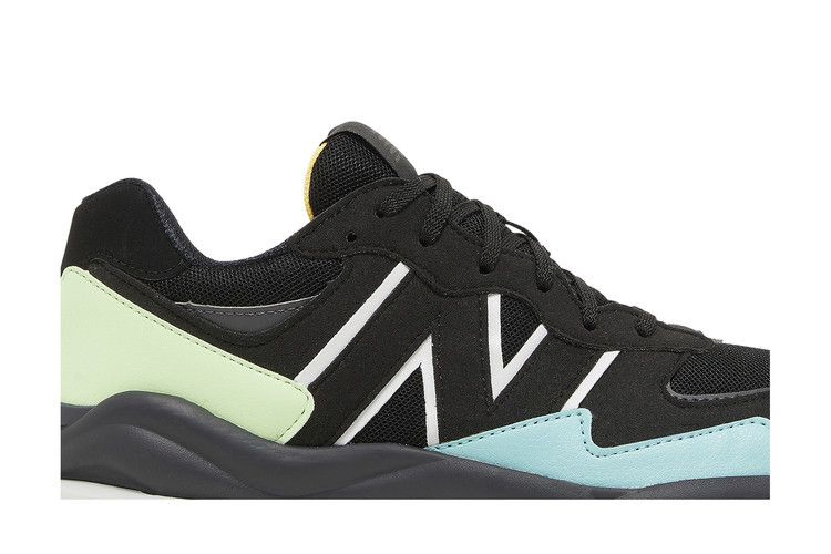 Кроссовки New Balance 57/40 Big Kid 'Black Vibrant Spring Glow'