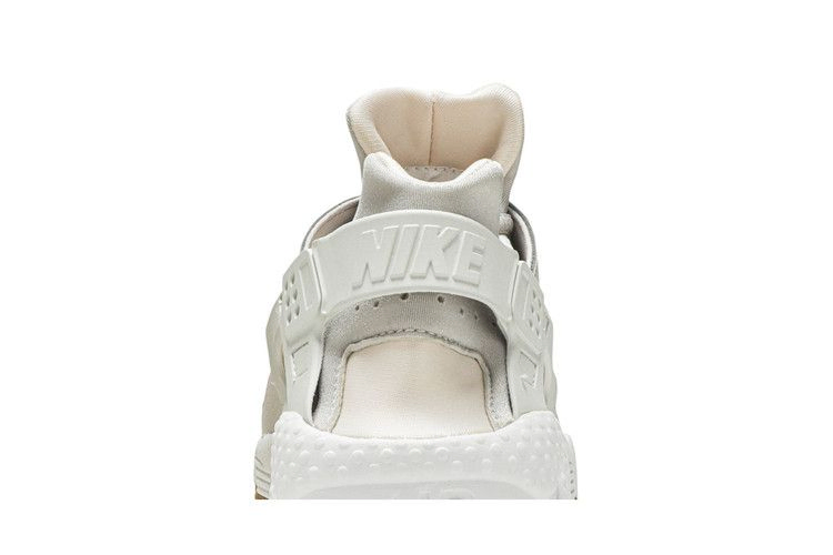 wmns-air-huarache-run-desert-sand-634835-034_06