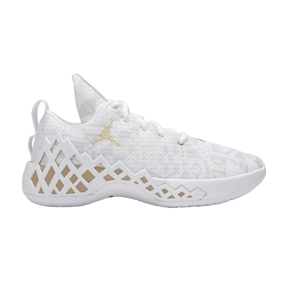 Krossovki-Air-Jordan-Jumpman-Diamond-Low-PF-FIBA