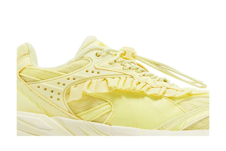Krossovki-Collina-Strada-x-Puma-Wmns-Velophasis-Vintage-Yellow-1
