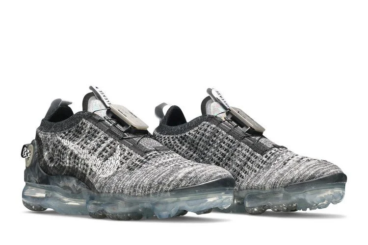 Krossovki-Nike-Wmns-Air-Vapormax-2020-Flyknit-Oreo-7