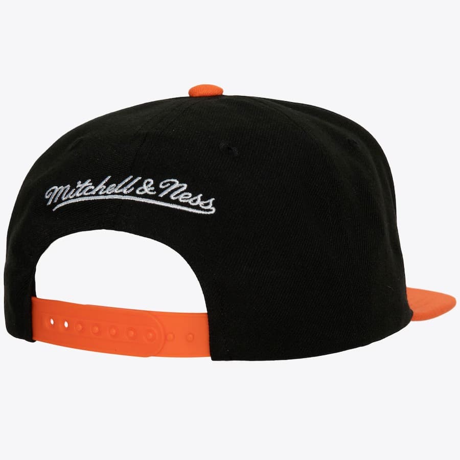 Бейсболка Mitchell & Ness Black Anaheim Ducks Cross Check Snapback Hat
