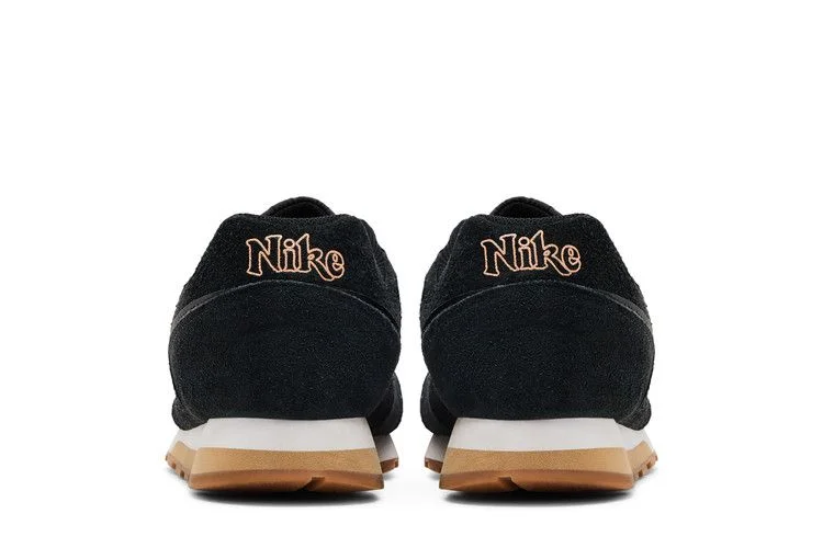 Кроссовки Nike Wmns MD Runner 2 SE 'Black Gum'