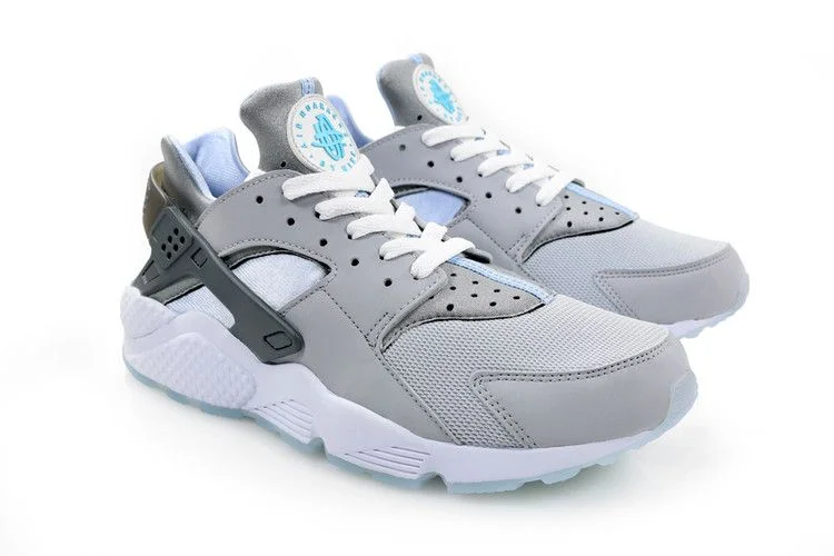 Krossovki-Nike-Air-Huarache-Mag-1
