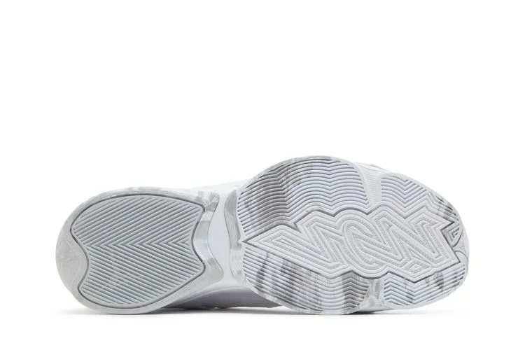 Krossovki-Air-Jordan-Zion-2-TB-White-Metallic-Gold-3
