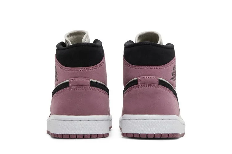 Кроссовки Wmns Air Jordan 1 Mid SE 'Berry Pink'